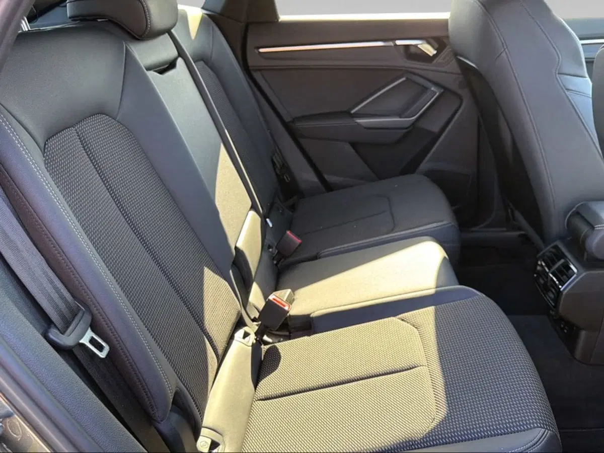 Audi Q3 Sportback usata a Livorno (12)