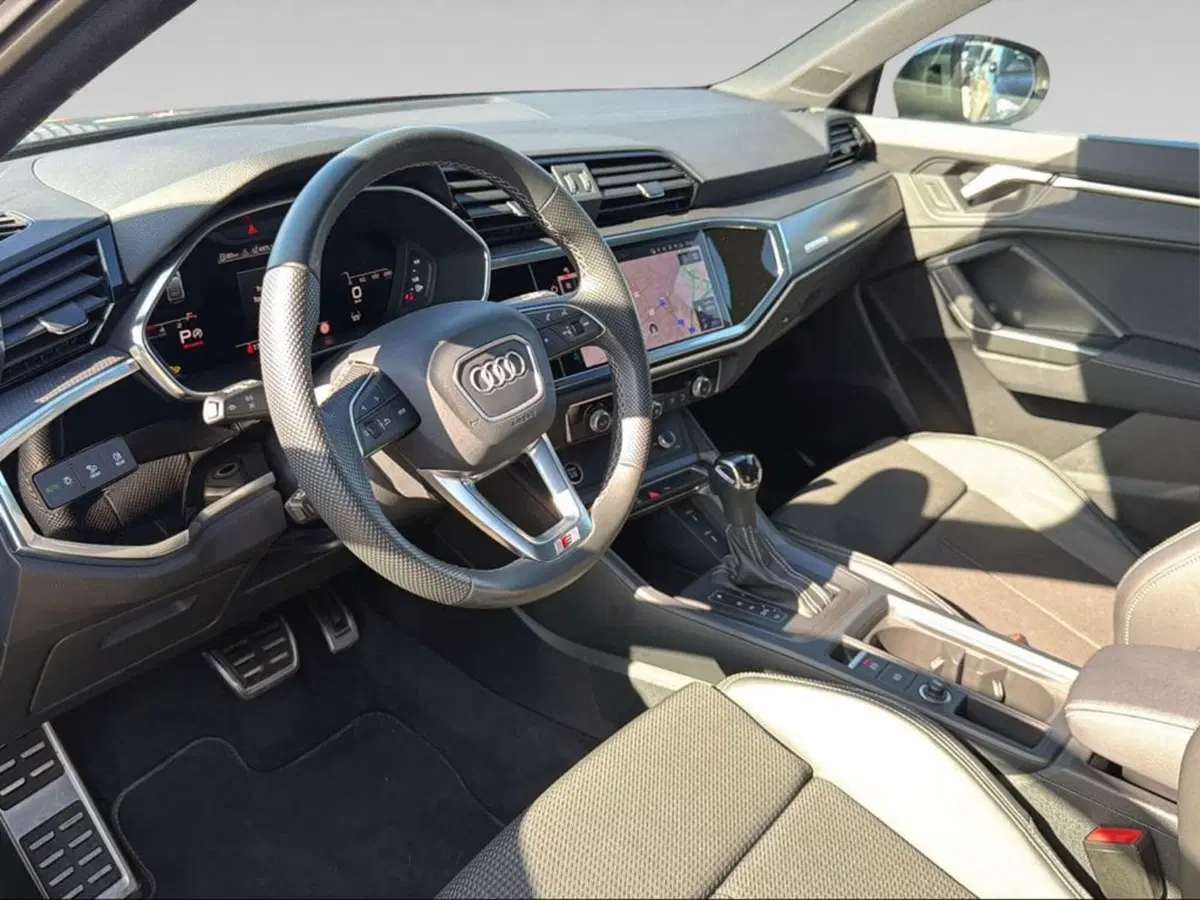 Audi Q3 Sportback usata a Livorno (14)