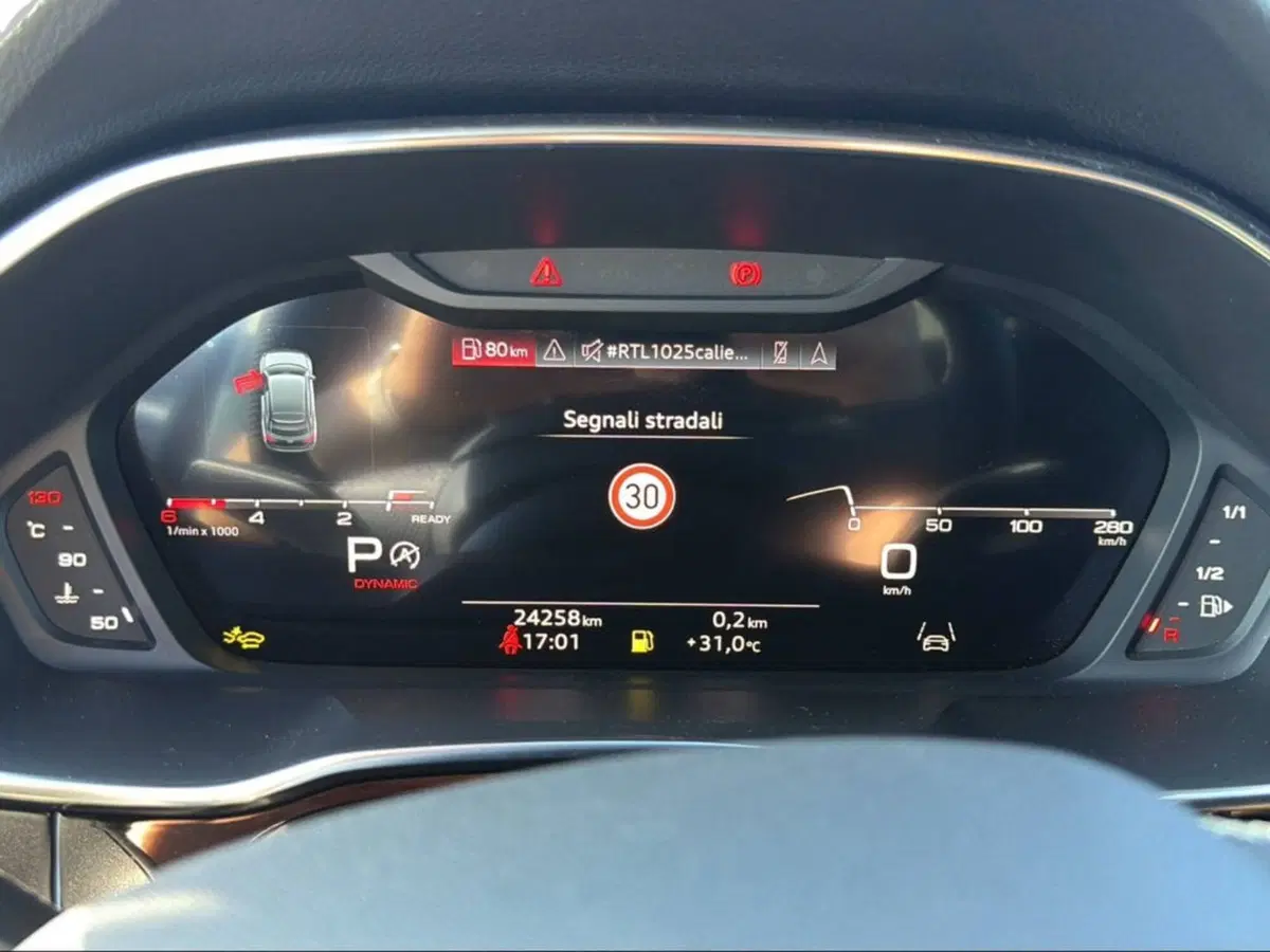 Audi Q3 Sportback usata a Livorno (8)