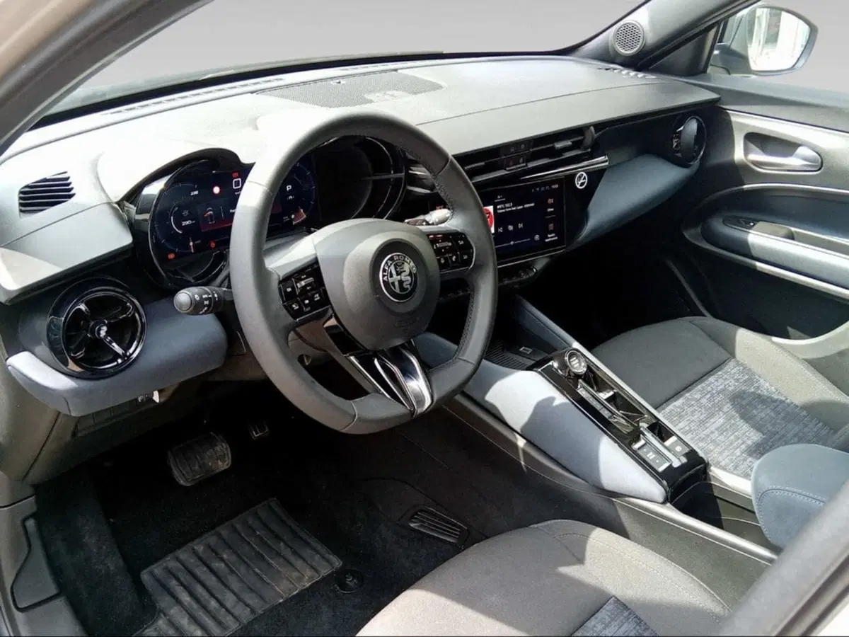 Alfa Romeo Junior usata a Pisa (9)