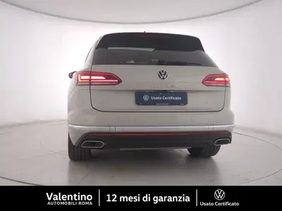 Volkswagen Touareg 3.0 V6 TSI eHybrid Elegance del 2023 usata a Roma