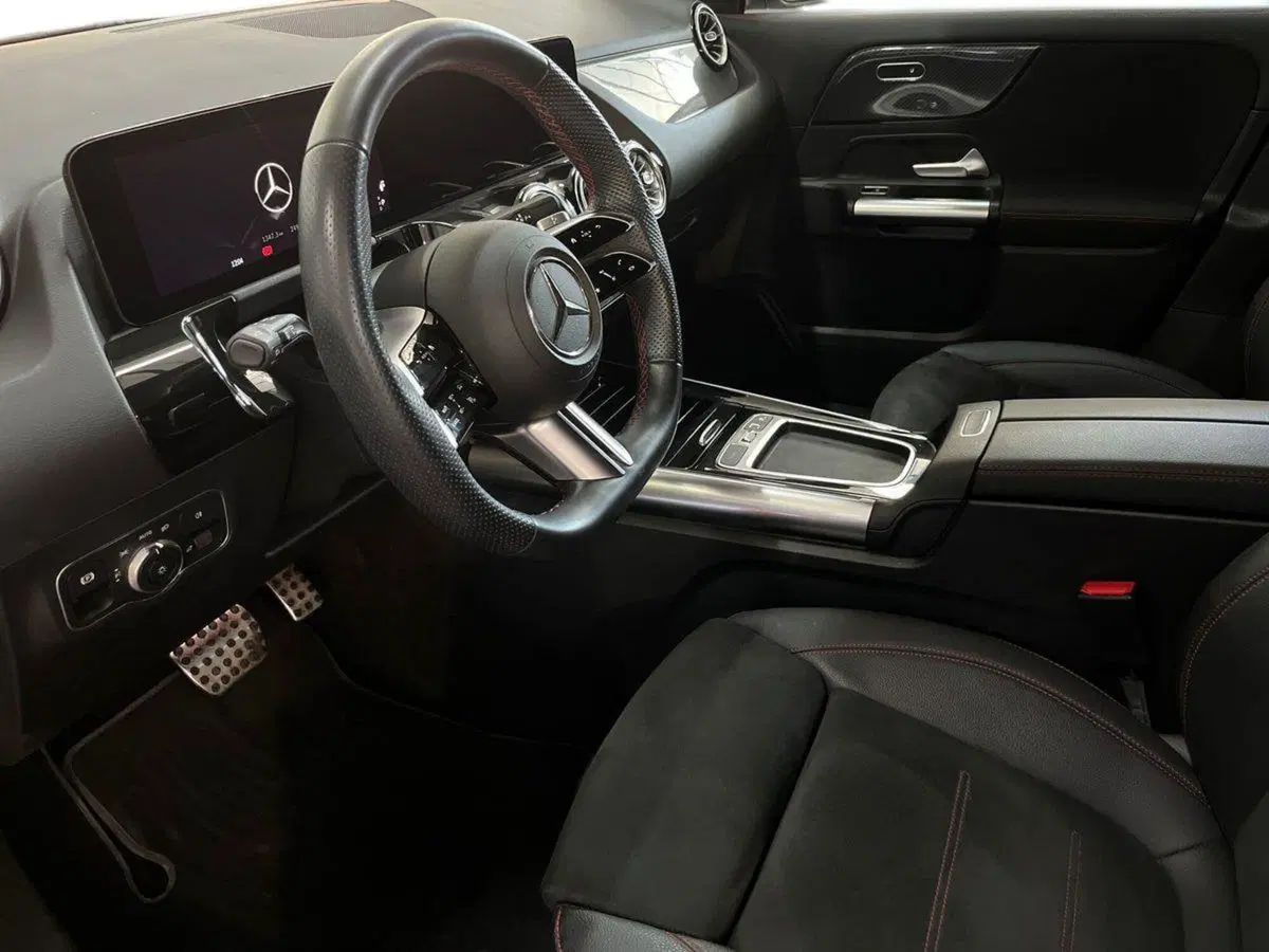 Mercedes-Benz GLA SUV usata a Bari (10)