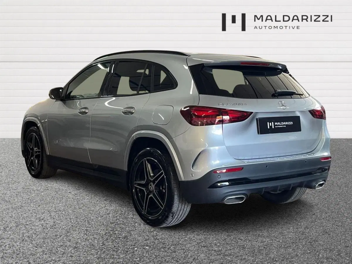 Mercedes-Benz GLA SUV usata a Bari (4)