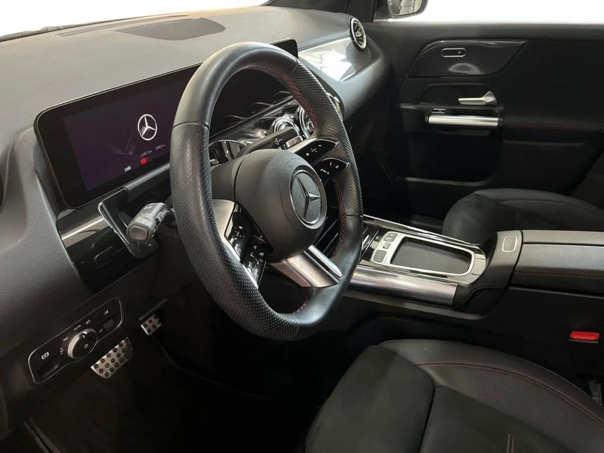 Mercedes-Benz GLA SUV usata a Bari (7)