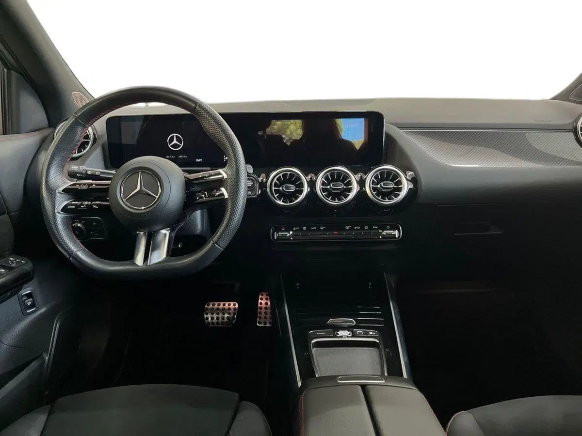 Mercedes-Benz GLA SUV usata a Bari (8)