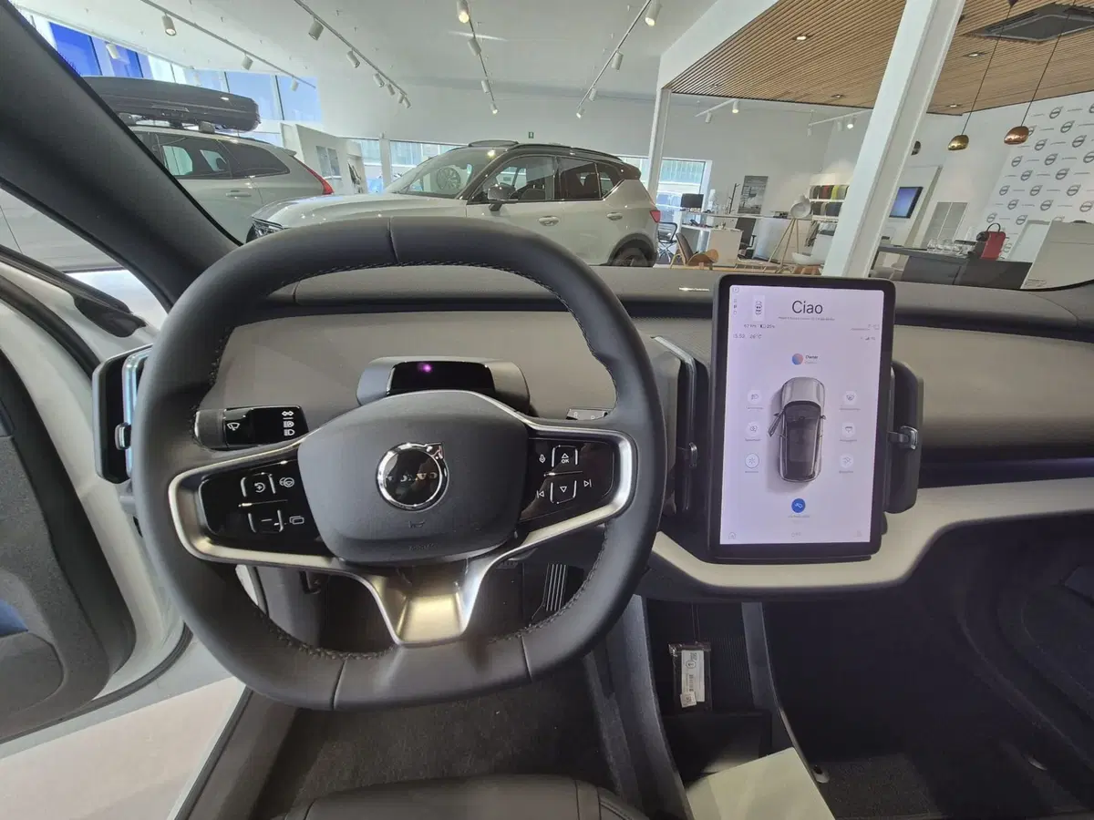 Volvo EX30 usata a Como (5)