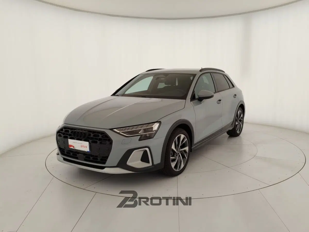 Audi A3 Sportback nuova a Massa-Carrara
