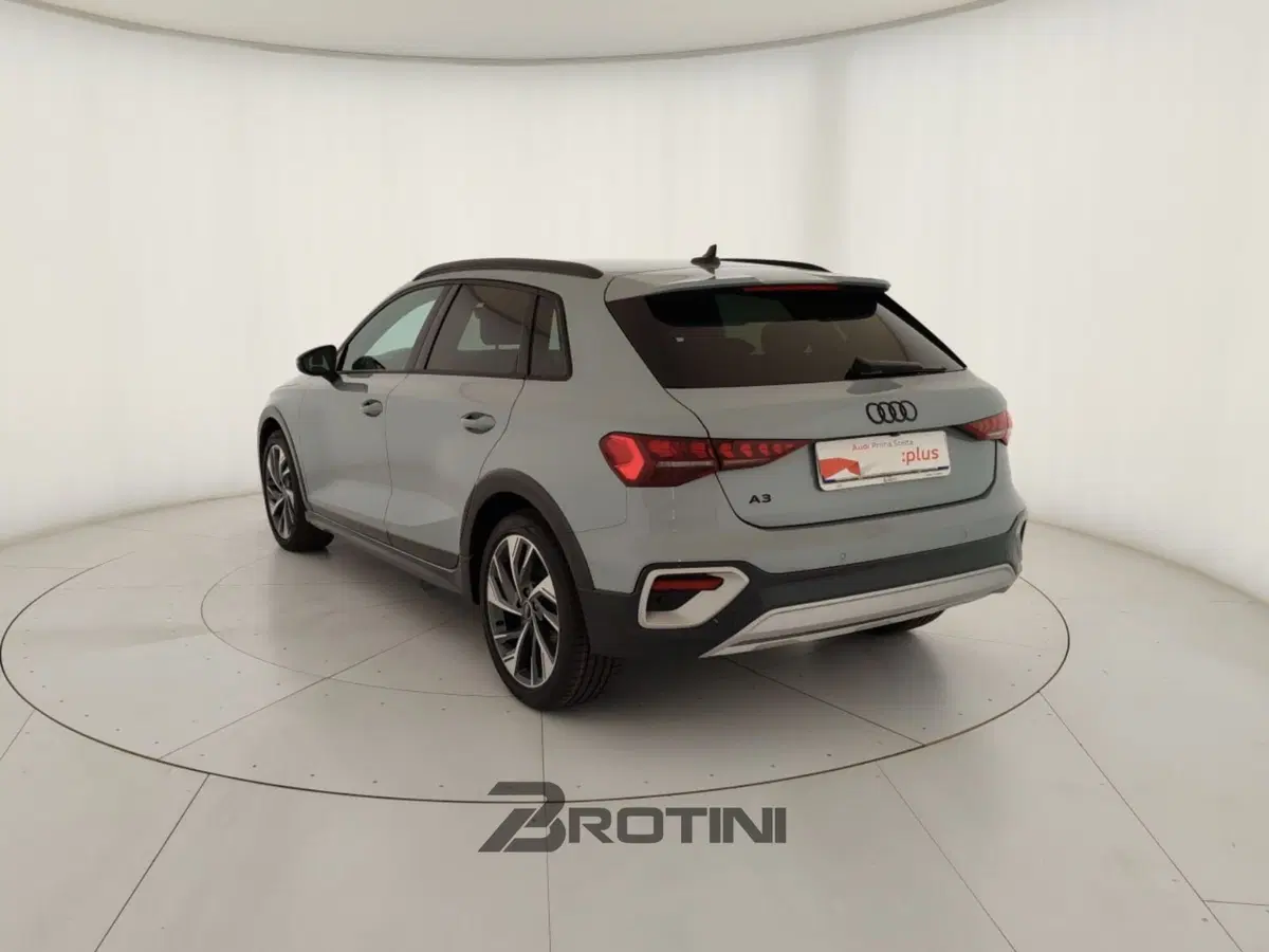 Audi A3 Sportback nuova a Massa-Carrara (2)