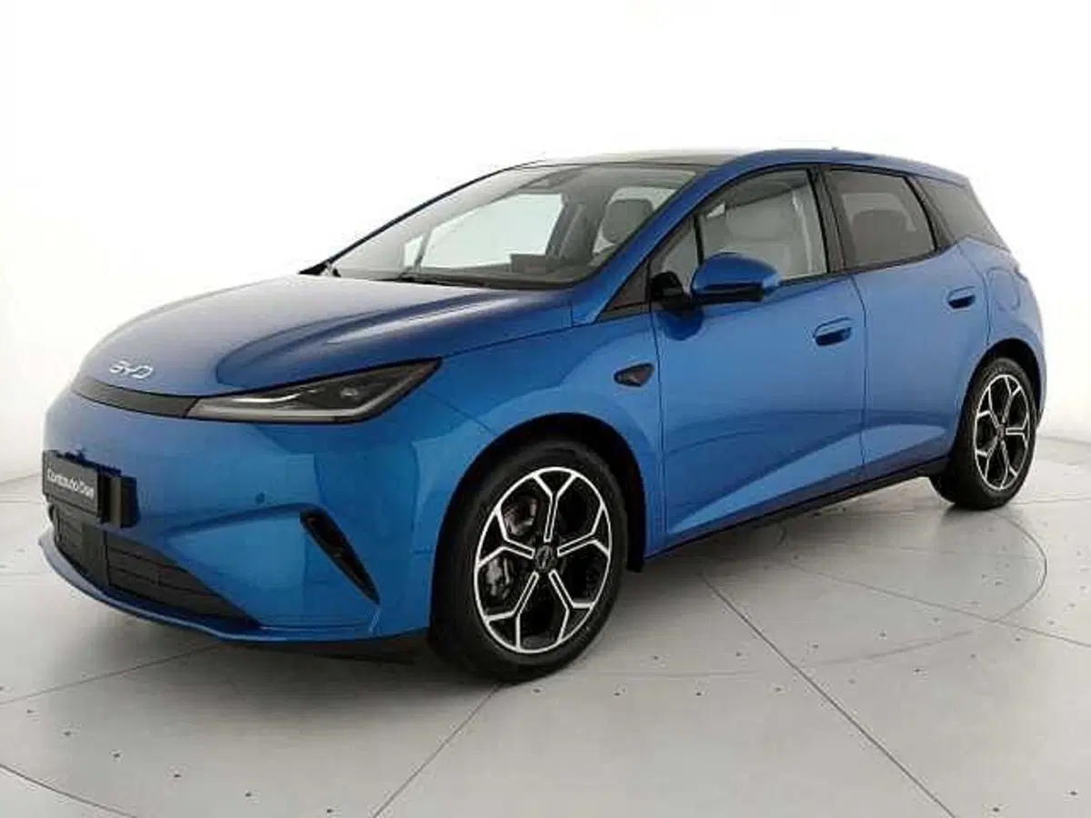 Byd Dolphin G DM-i nuova a Caserta