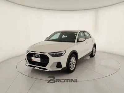 Audi A1 Sportback Sportback 25 1.0 tfsi Business del 2025 usata a Massa