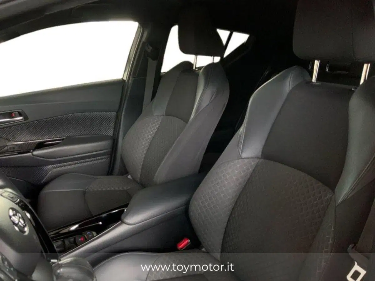 Toyota Toyota C-HR usata a Perugia (7)