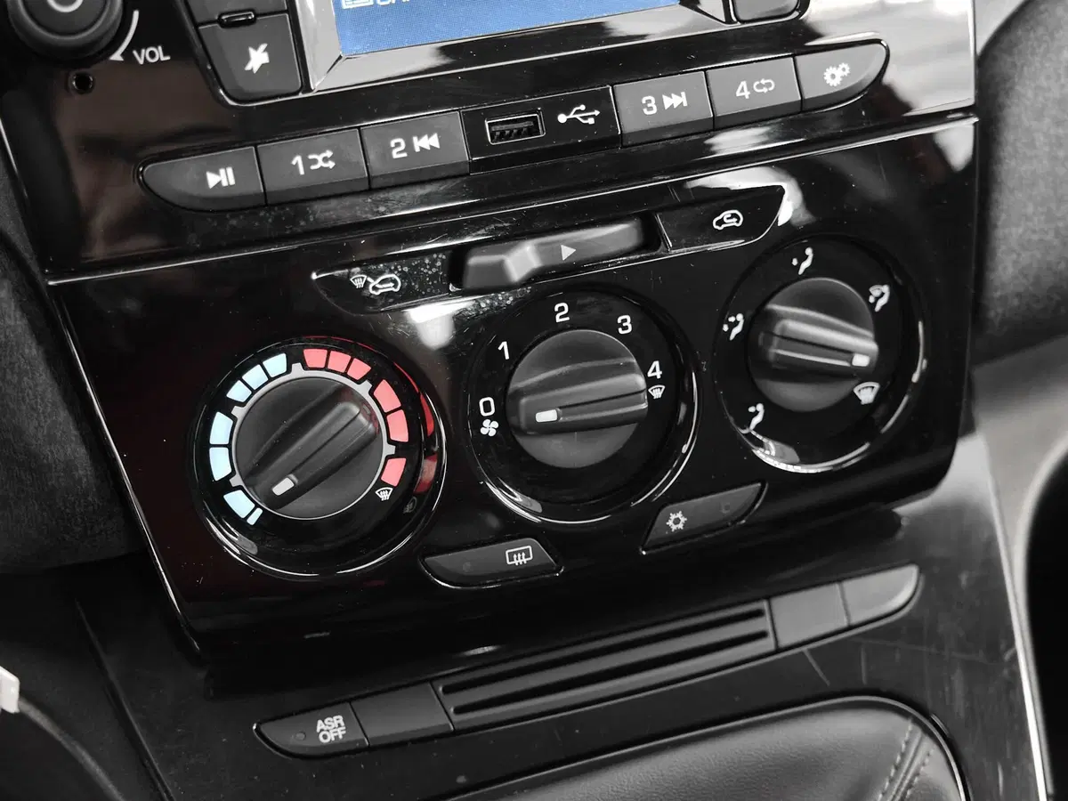 Lancia Ypsilon usata a Prato (18)