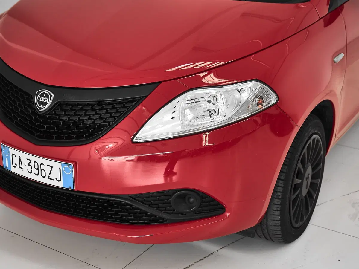 Lancia Ypsilon usata a Prato (5)