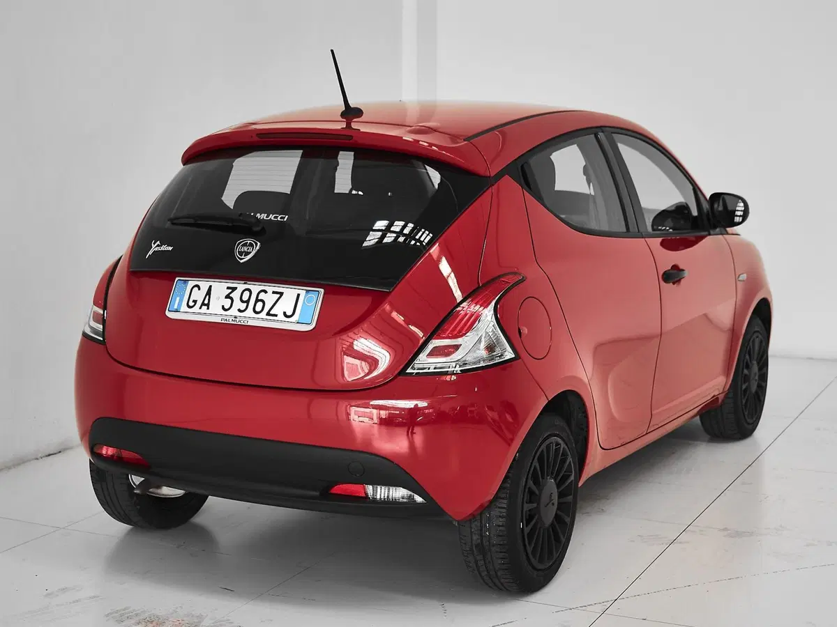 Lancia Ypsilon usata a Prato (9)