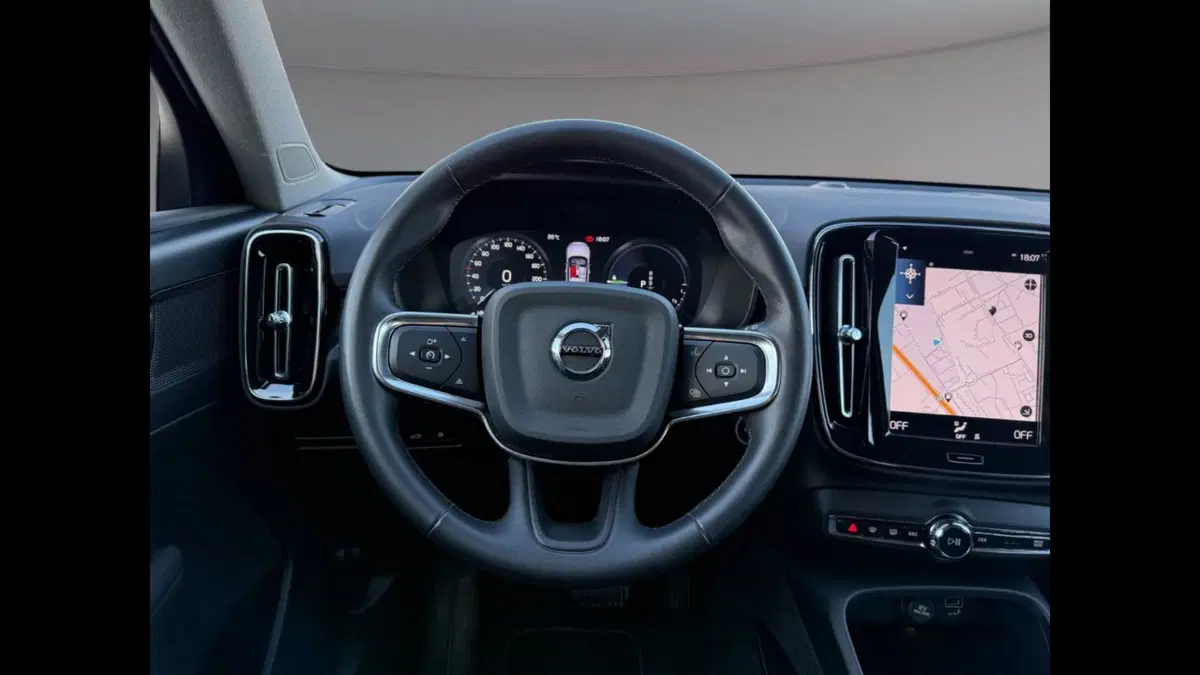 Volvo XC40 usata a Palermo (9)