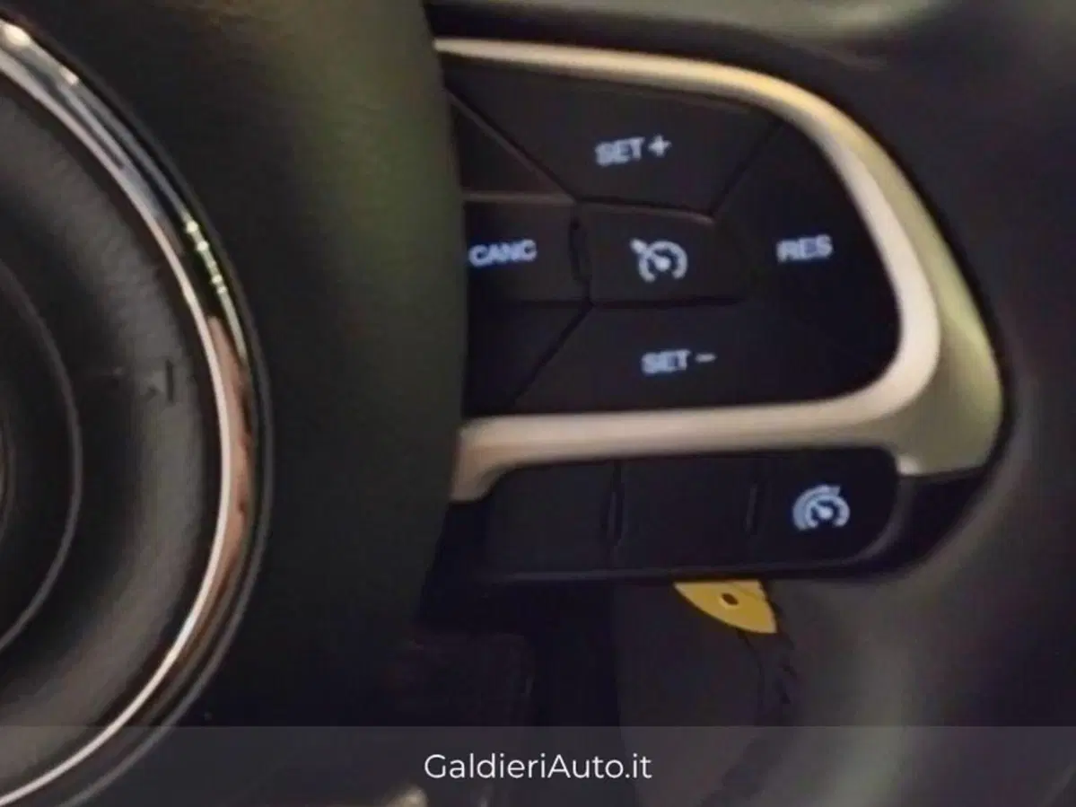 Jeep Renegade usata a Salerno (16)
