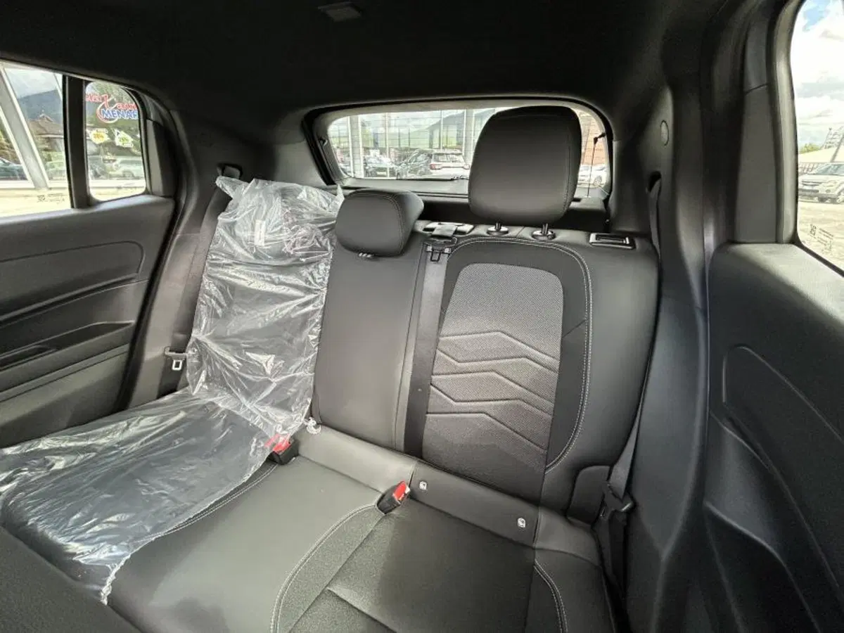 Jeep Avenger nuova a Cuneo (9)
