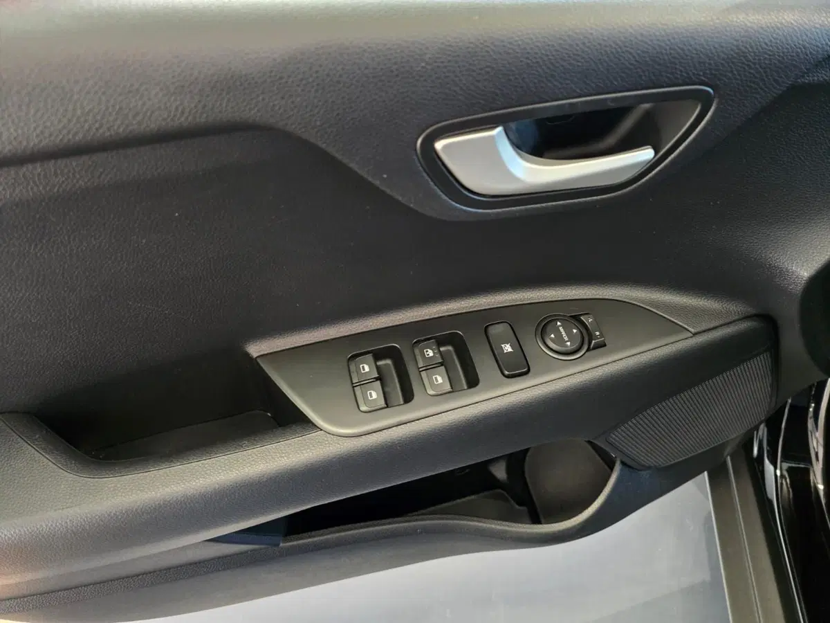 Kia Stonic usata a Rimini (15)