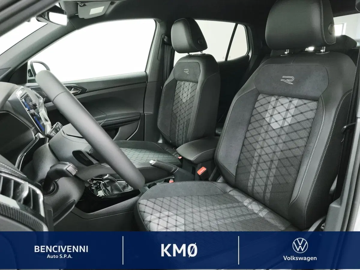 Volkswagen T-Cross nuova a Catanzaro (18)