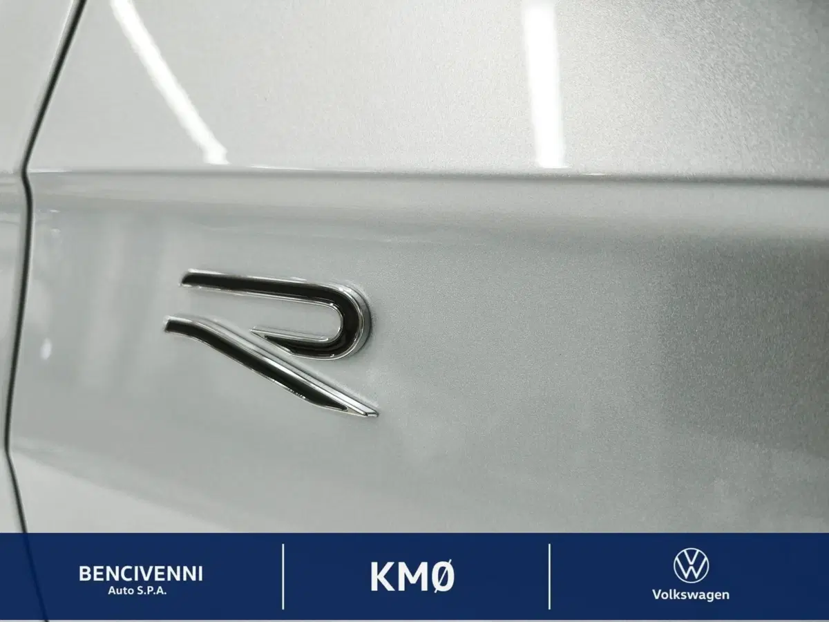 Volkswagen T-Cross nuova a Catanzaro (7)