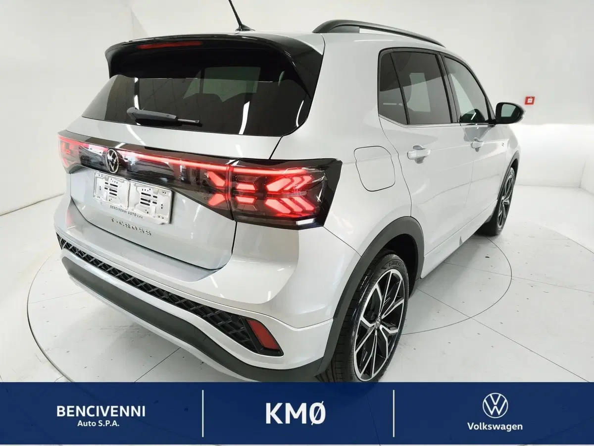 Volkswagen T-Cross nuova a Catanzaro (9)