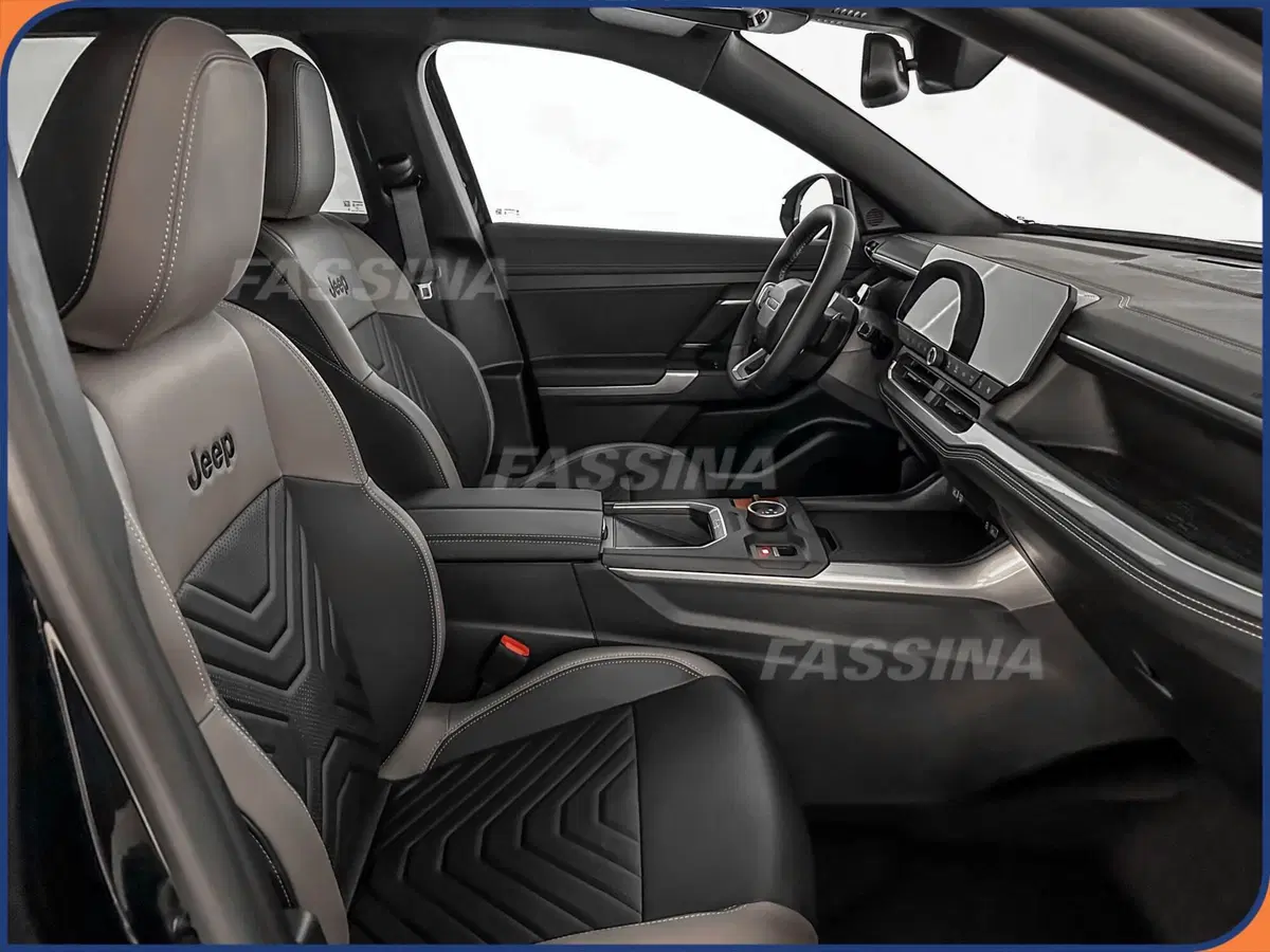 Jeep Compass nuova a Milano (14)