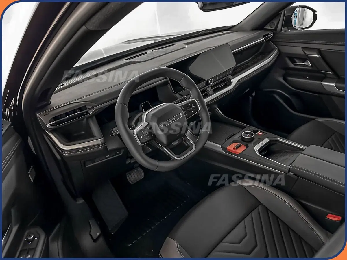 Jeep Compass nuova a Milano (9)