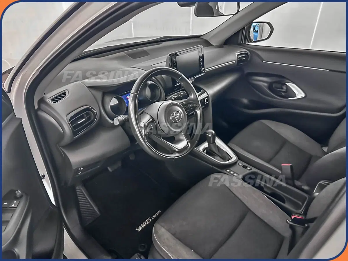 Toyota Yaris Cross usata a Milano (9)