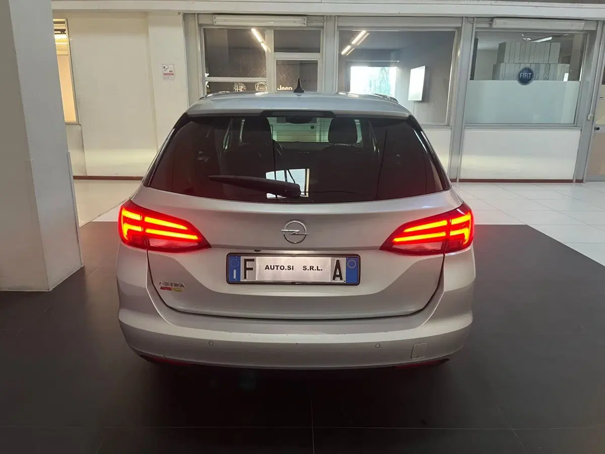Opel Astra usata a Lucca (5)