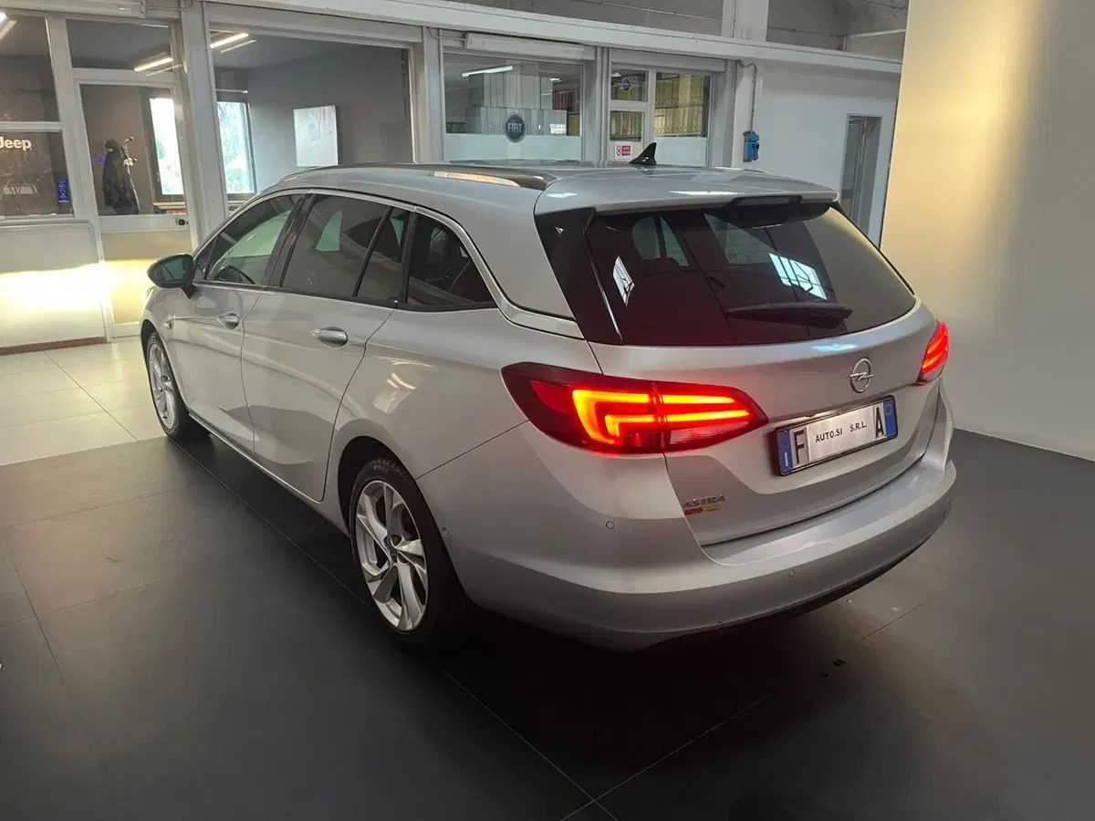 Opel Astra usata a Lucca (6)