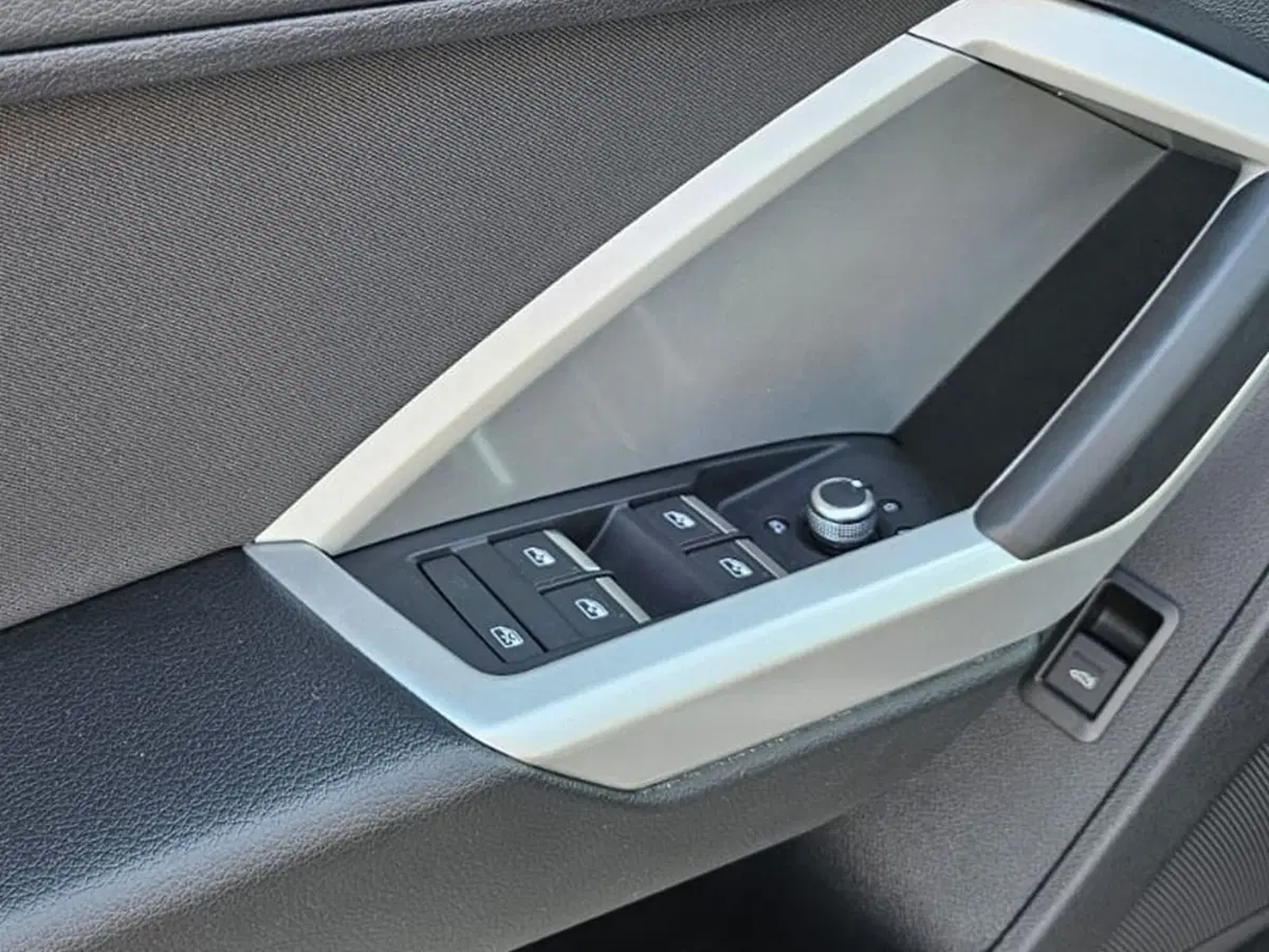 Audi Q3 Sportback usata a Bari (15)