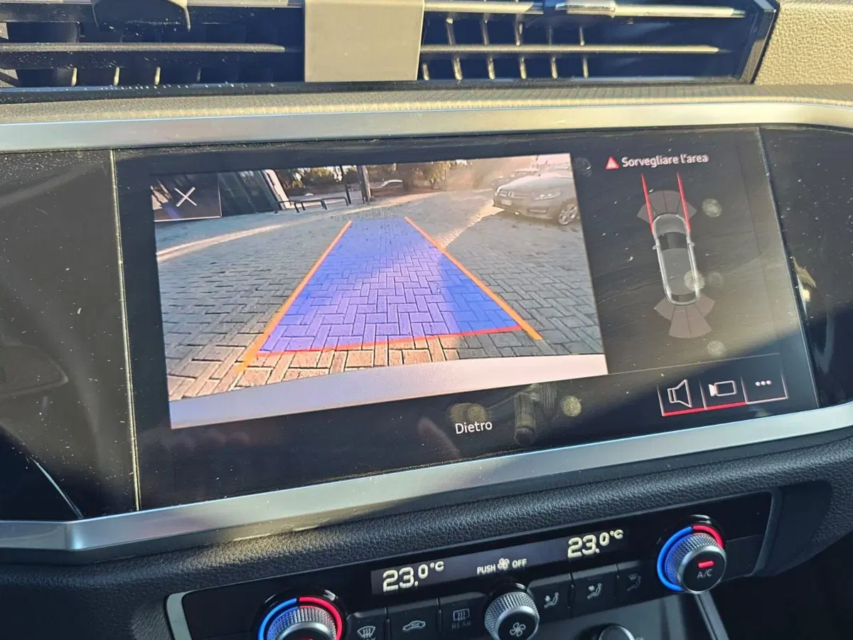 Audi Q3 Sportback usata a Bari (9)