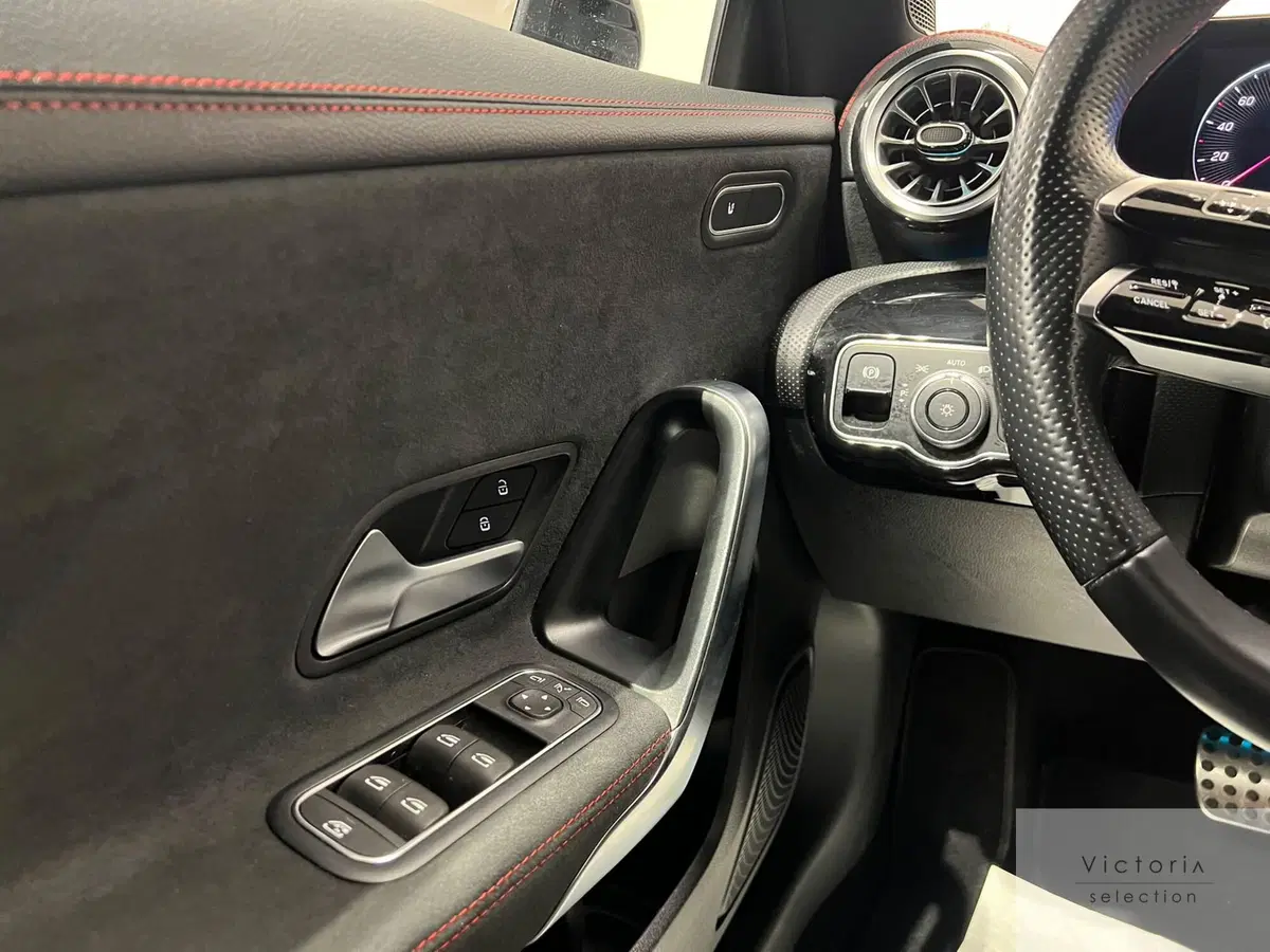 Mercedes-Benz CLA Shooting Brake usata a Brescia (9)