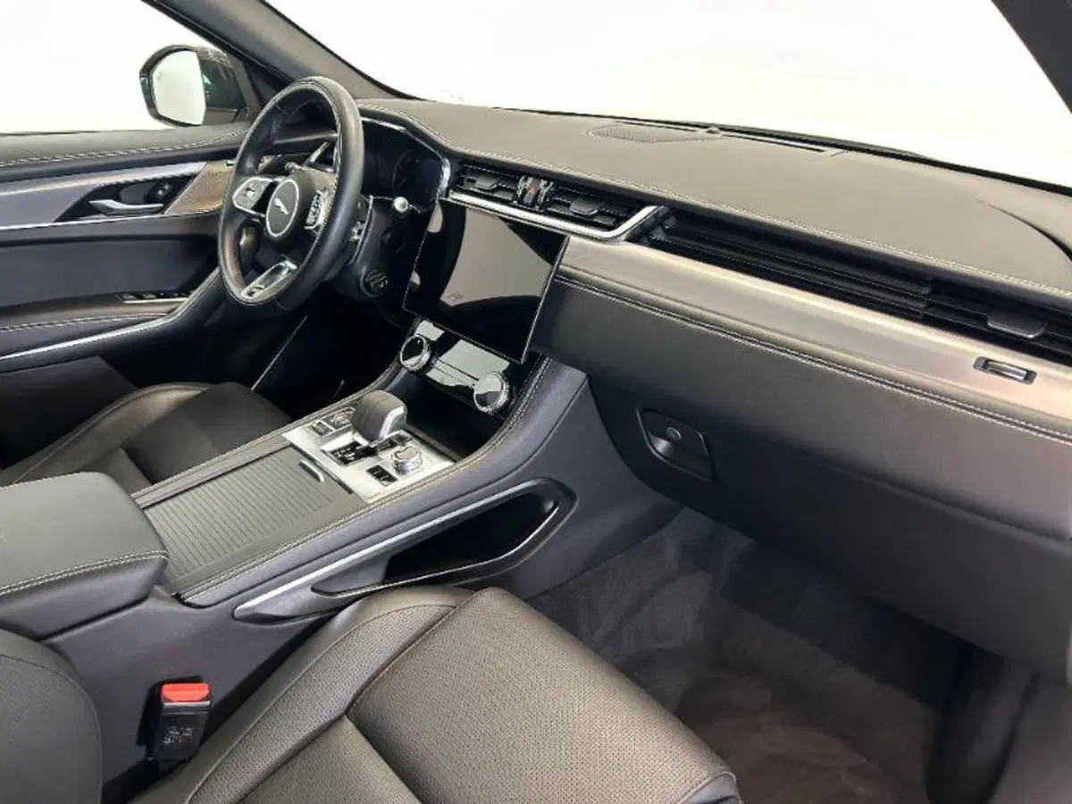 Jaguar F-Pace usata a Venezia (10)