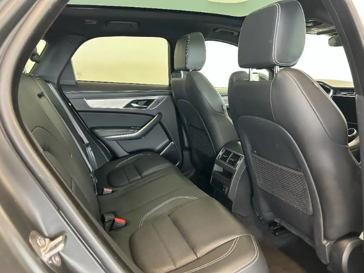 Jaguar F-Pace usata a Venezia (11)