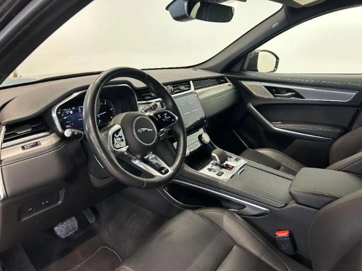 Jaguar F-Pace usata a Venezia (16)