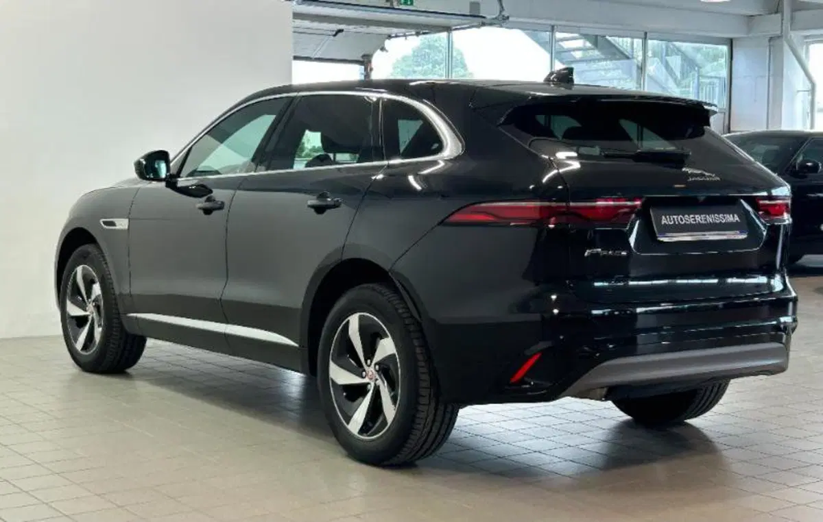 Jaguar F-Pace usata a Venezia (3)