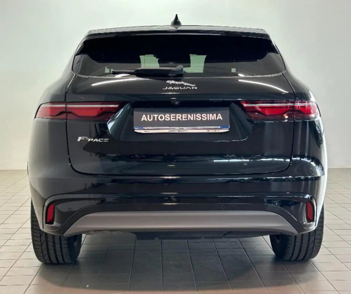 Jaguar F-Pace usata a Venezia (4)