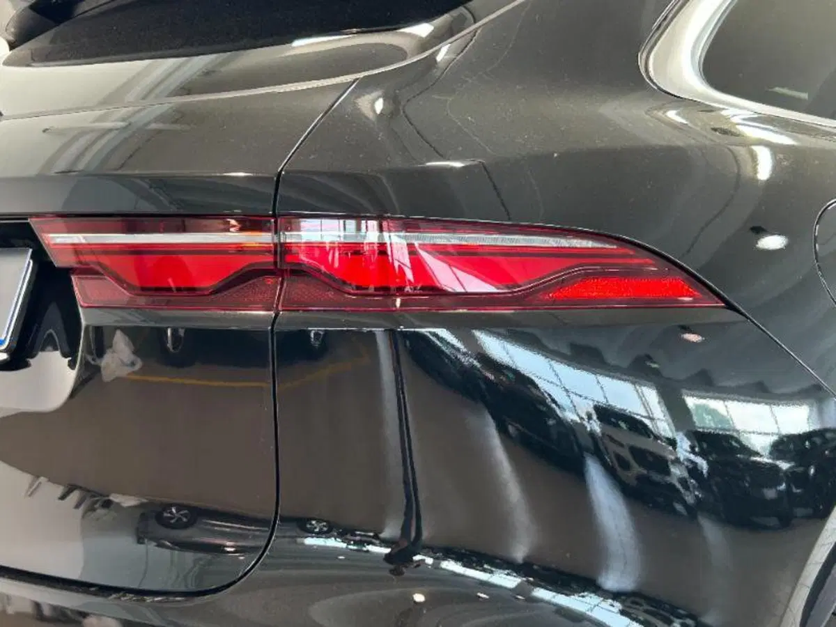 Jaguar F-Pace usata a Venezia (6)