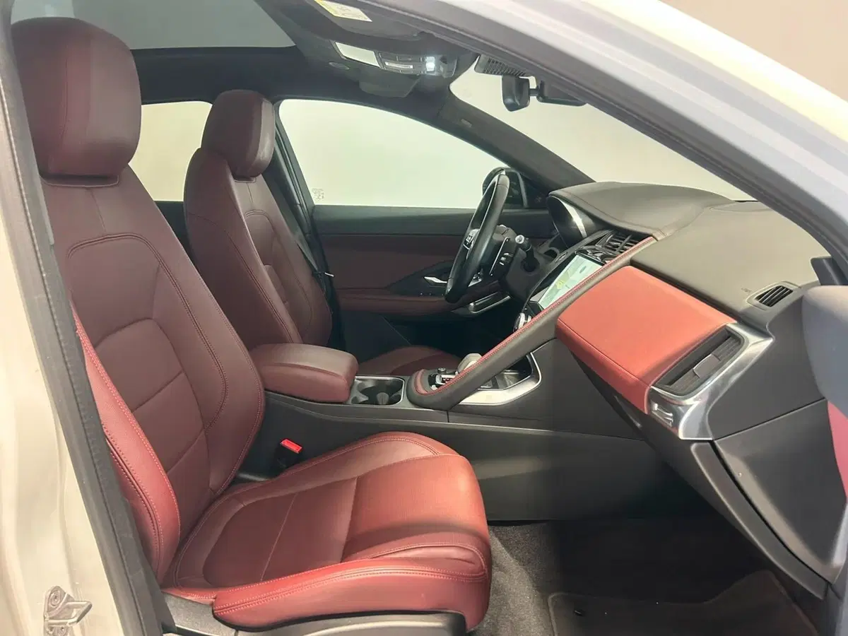 Jaguar E-Pace usata a Napoli (3)