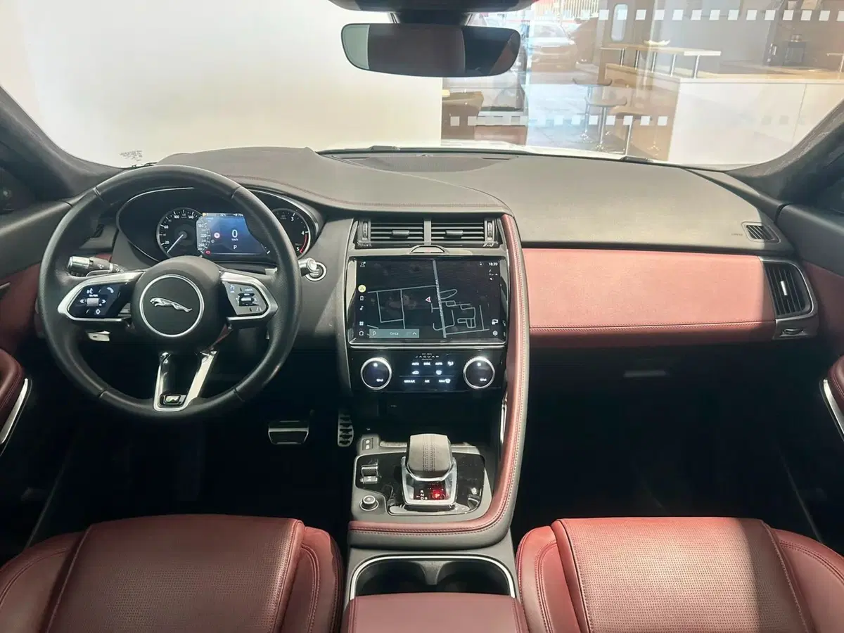Jaguar E-Pace usata a Napoli (4)