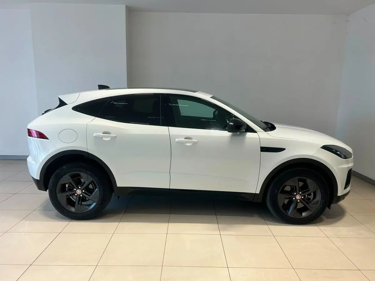 Jaguar E-Pace usata a Napoli (6)