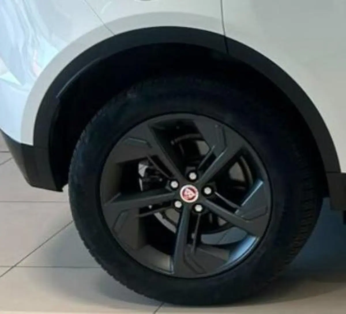 Jaguar E-Pace usata a Napoli (9)