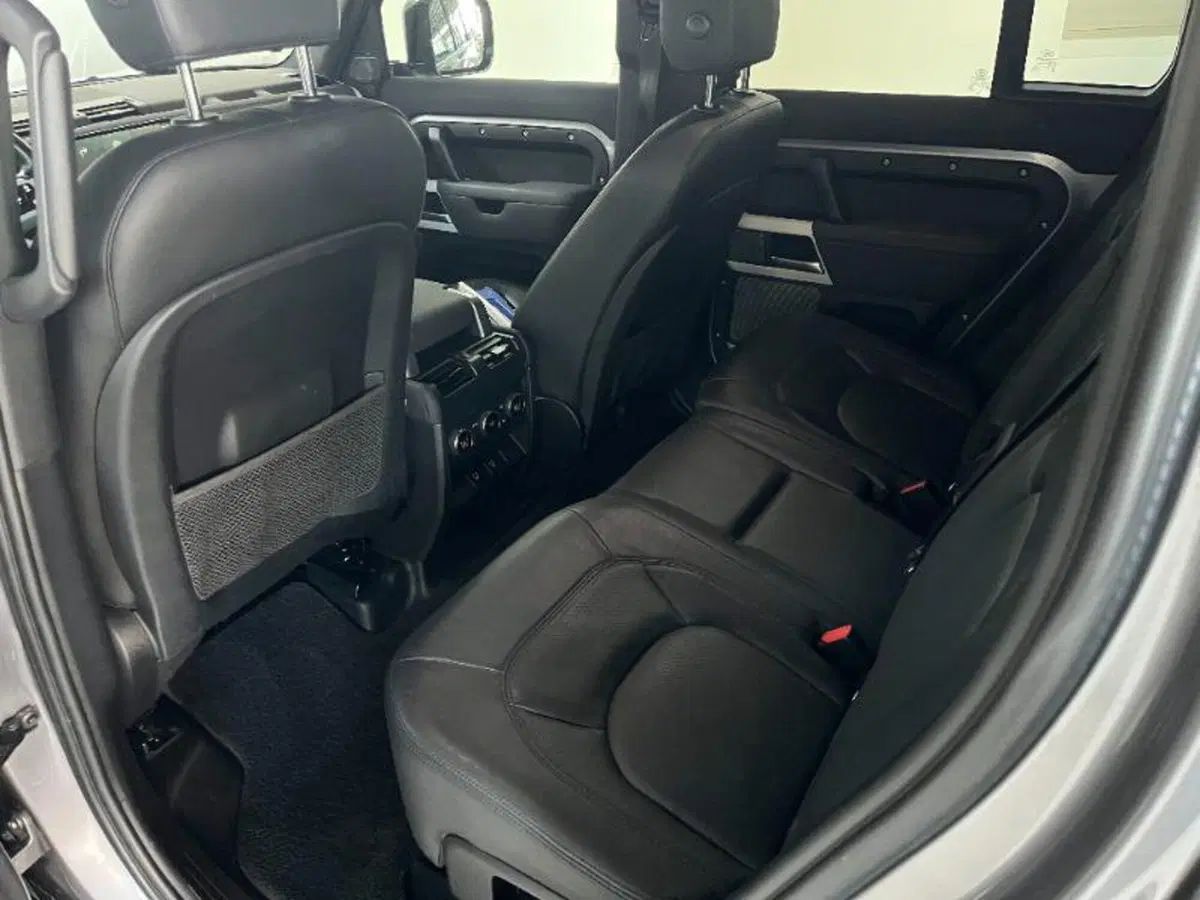 Land Rover Defender usata a Venezia (11)