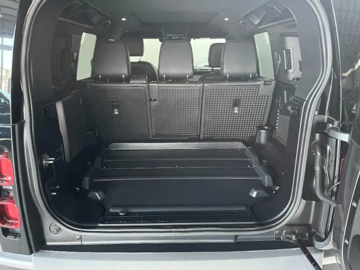 Land Rover Defender usata a Venezia (13)