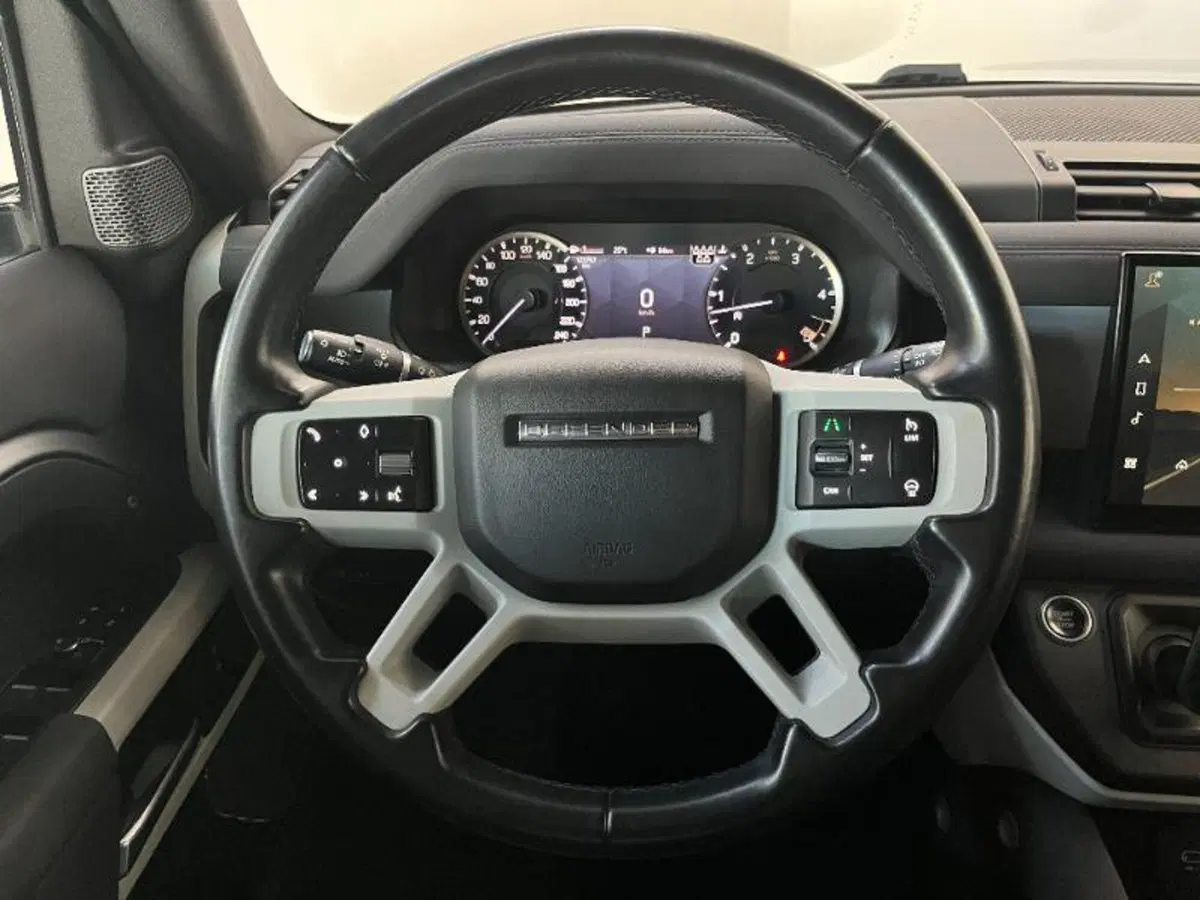 Land Rover Defender usata a Venezia (17)