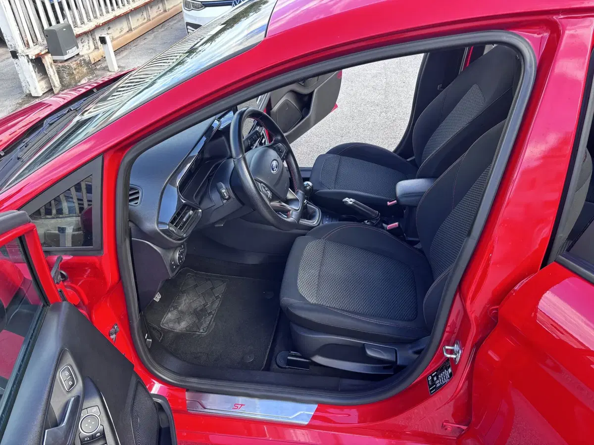 Ford Fiesta usata a Ancona (9)