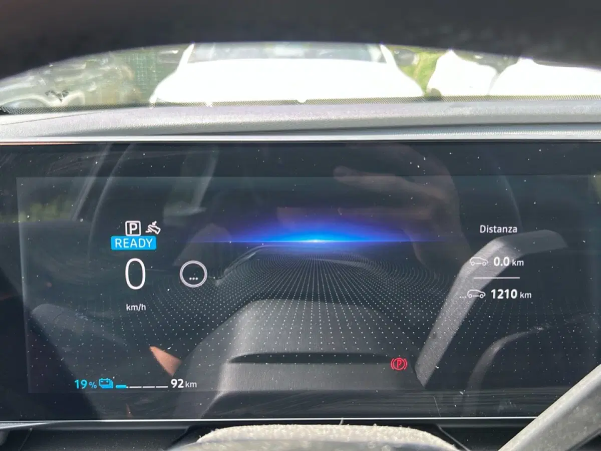 Renault Megane E-Tech Electric usata a Latina (16)