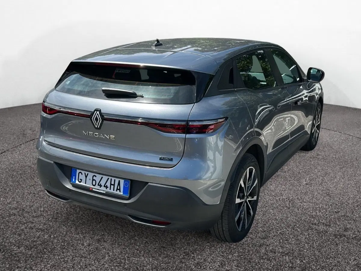 Renault Megane E-Tech Electric usata a Latina (3)