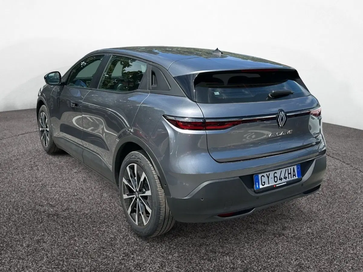 Renault Megane E-Tech Electric usata a Latina (4)